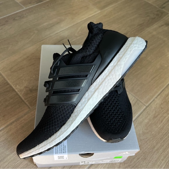 adidas Men's Ultraboost 5.0 DNA Shoes - Picture 5 of 8